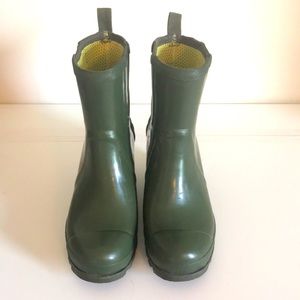 Sorel Joan Chelsea pull on wedge heel Rain Boots (women’s 10.5) olive green